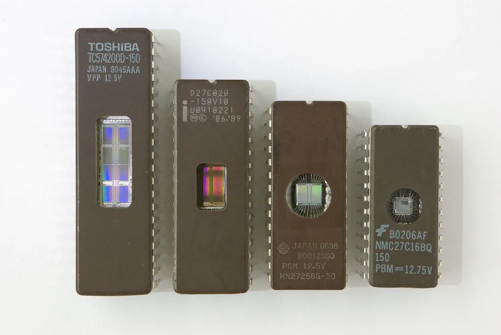 메모리 반도체 EPROM 칩
